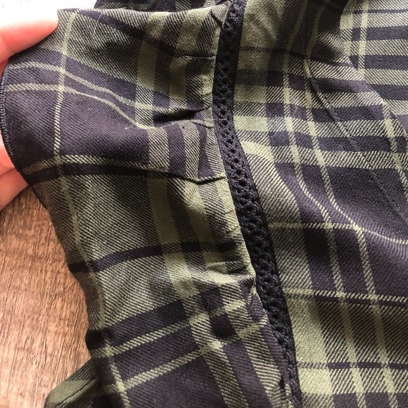 Alice & Olivia Plaid Blouse S/P with Ruffles - Picture 2 of 7